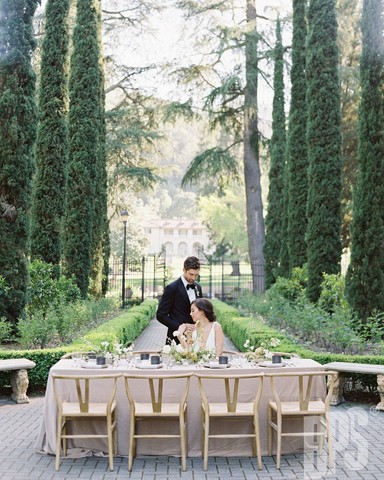 It's Wedding Wednesday, and we're bringing the sparkle! 💒💍

Swipe to see our stunning "Ring for Champagne Wall", handcrafted by our talented fabrication team. 🍾✨ Elegance and fun all in one! We can even customize it to match any theme, not just weddings. Ready to make it yours? Reach out today, and let's make it happen!